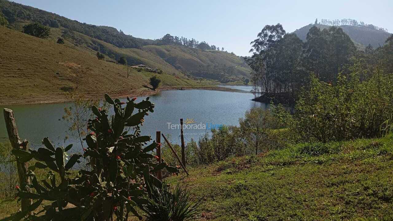 Casa para alquiler de vacaciones em Natividade da Serra (Monte Alegre)