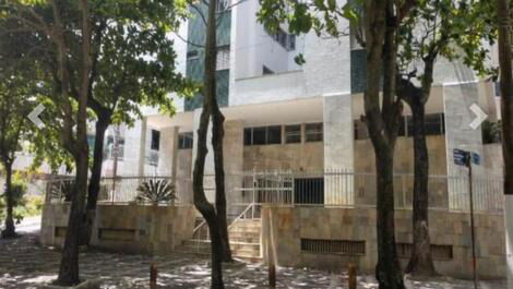 Apartamento pé na areia da Praia Pitangueiras e Enseada/ churrasqueira