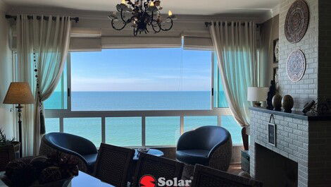 3 MEIA PRAIA SEA FRONT SUITES