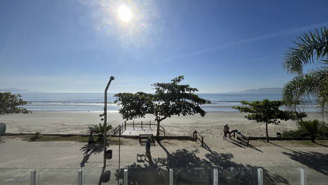 3 SUÍTES FRENTE MAR MEIA PRAIA ITAPEMA