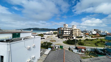 Cobertura Dúplex 03 dormitórios todos em suítes na Praia de Mariscal