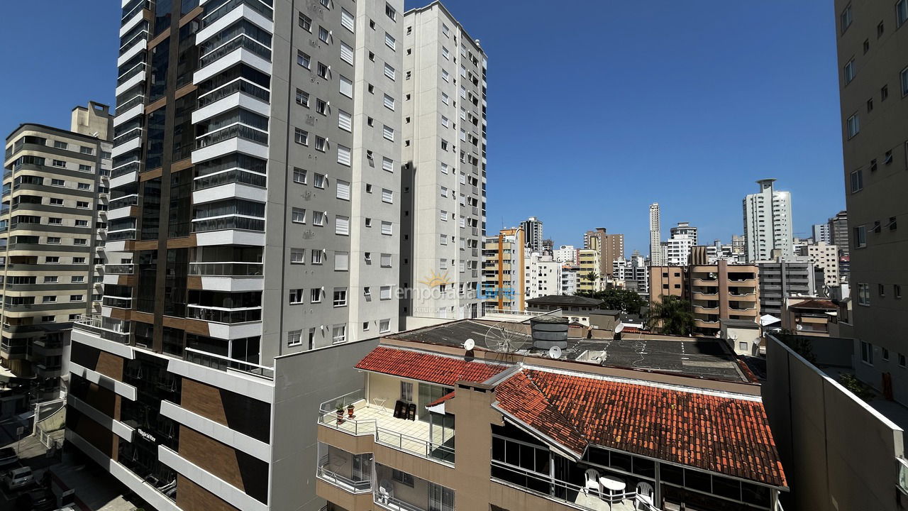 Apartamento para aluguel de temporada em Itapema (Meia Praia)