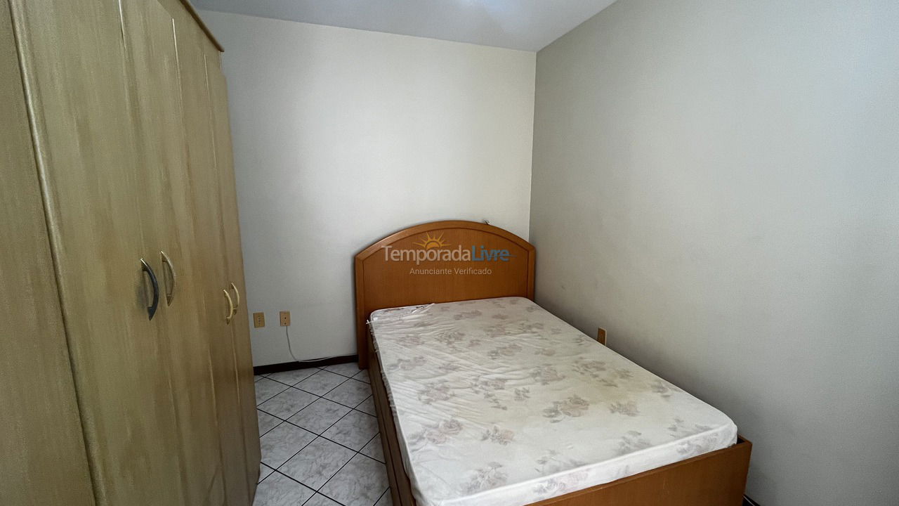 Apartamento para aluguel de temporada em Itapema (Meia Praia)