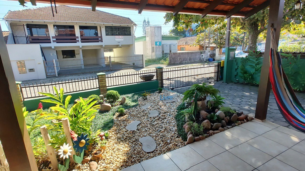 Casa para aluguel de temporada em São Francisco do Sul (Enseada)