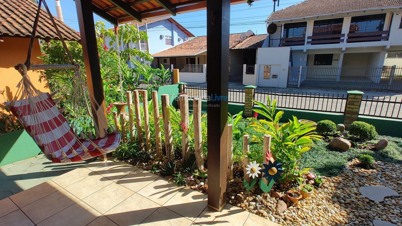 Casa para aluguel de temporada em São Francisco do Sul (Enseada)