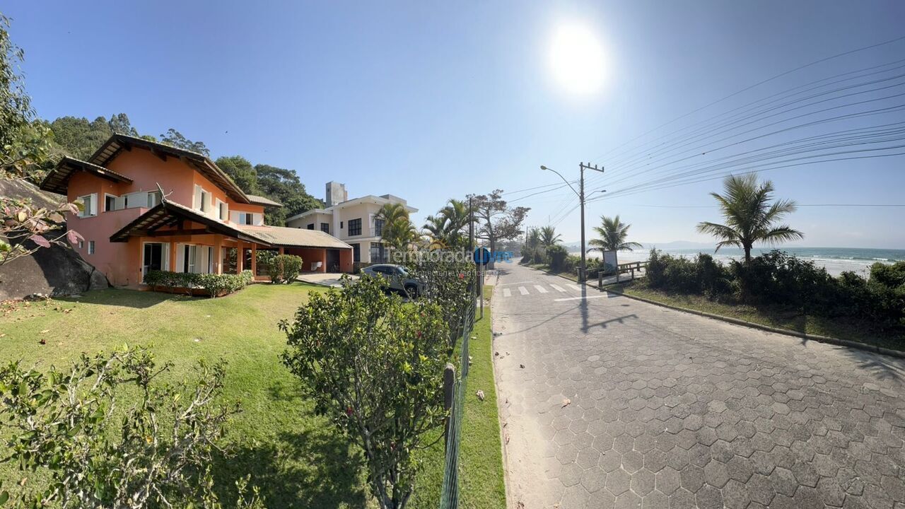 House for vacation rental in Bombinhas (Canto Grande)