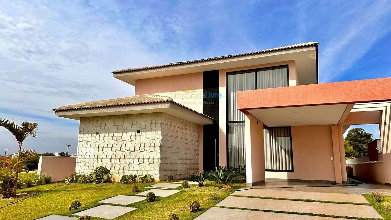 House for vacation rental in Paranapanema (Condomínio Riviera de Santa Cristina Xiii)