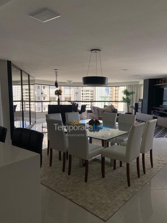 Apartamento para aluguel de temporada em Balneário Camboriú (Praia Central)