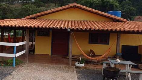 Casa completa em sítio em Capitólio