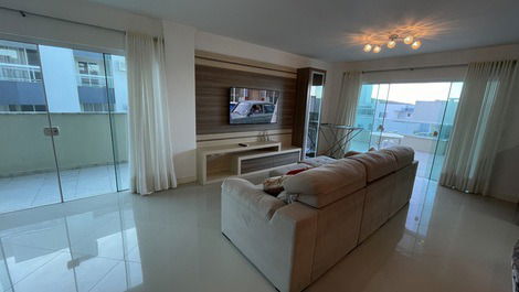 BEAUTIFUL PENTHOUSE 50 METERS FROM THE BEACH