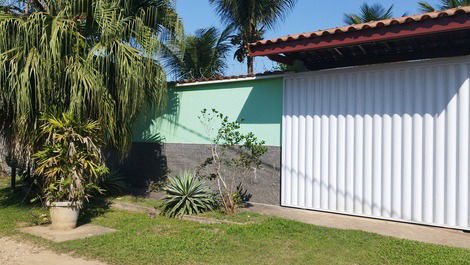 Casa com 4 suites piscina ar condicionado praia do Lazaro Ubatuba