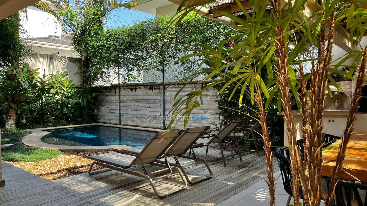 House for vacation rental in São Sebastião (Praia da Baleia)