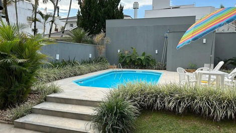 04 bedroom house with large outdoor area. - 300m from the sea