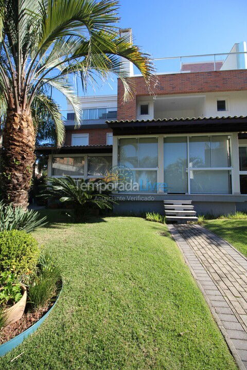 Casa para alquiler de vacaciones em Bombinhas (Praia de Quatro Ilhas)