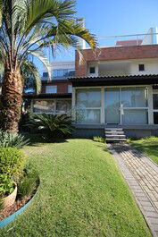 Sea front house on Praia de Quatro Ilhas in a gated community