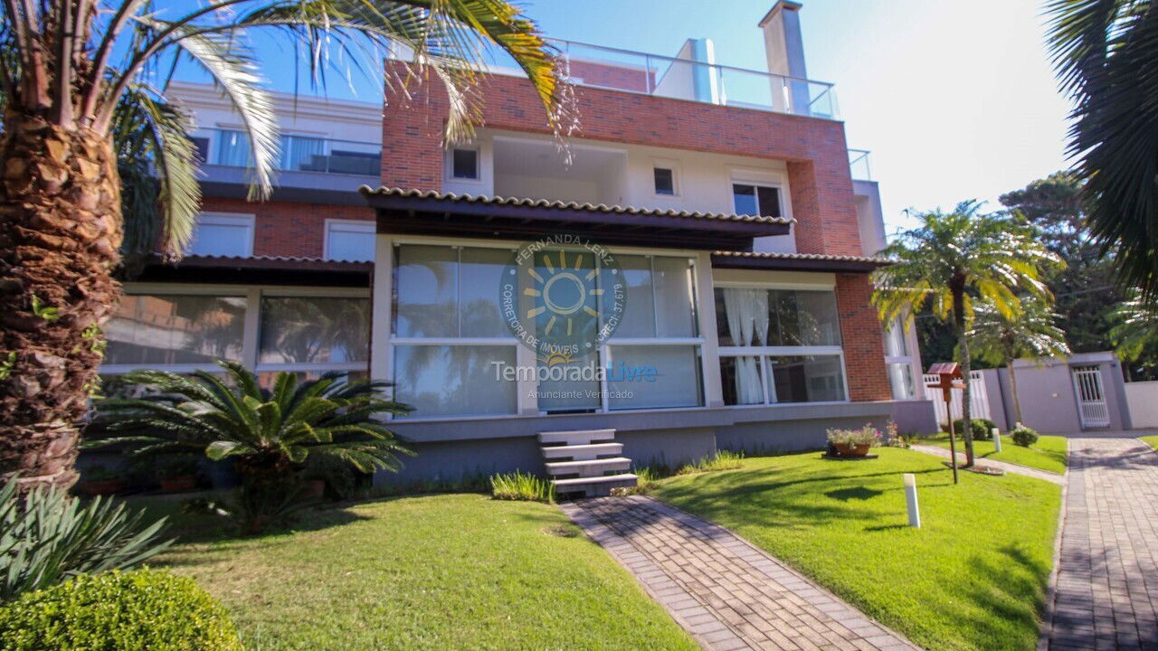 Casa para alquiler de vacaciones em Bombinhas (Praia de Quatro Ilhas)