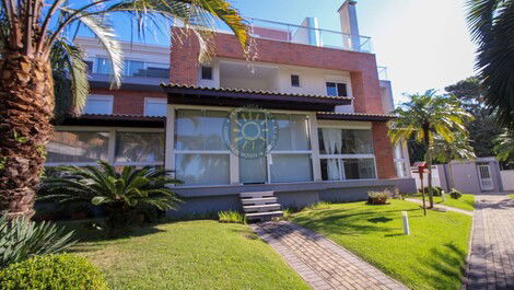 Sea front house on Praia de Quatro Ilhas in a gated community