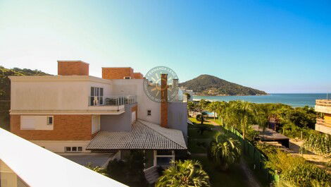 Casa frente al mar en Praia de Quatro Ilhas en una comunidad cerrada