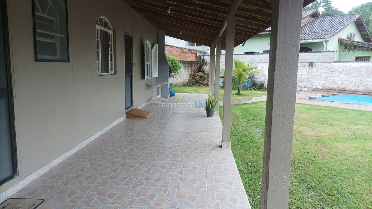 Casa para aluguel de temporada em Ubatuba (Sertao da Quina)