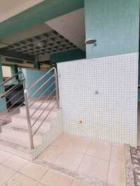 Lindo apartamento térreo 2 dormitórios no centro de Bombinhas