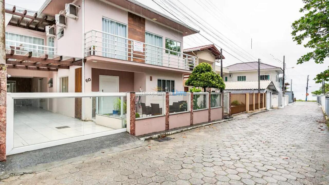 Casa para alquiler de vacaciones em Governador Celso Ramos (Armação da Piedade)