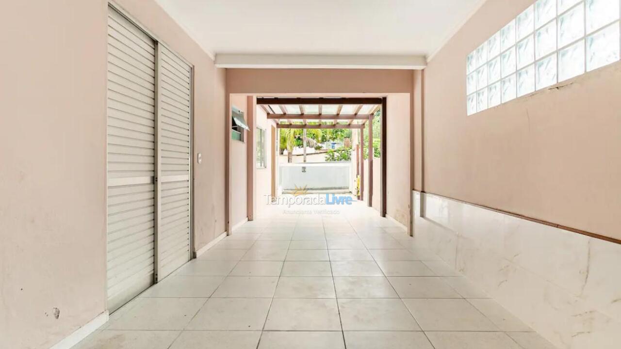 Casa para alquiler de vacaciones em Governador Celso Ramos (Armação da Piedade)