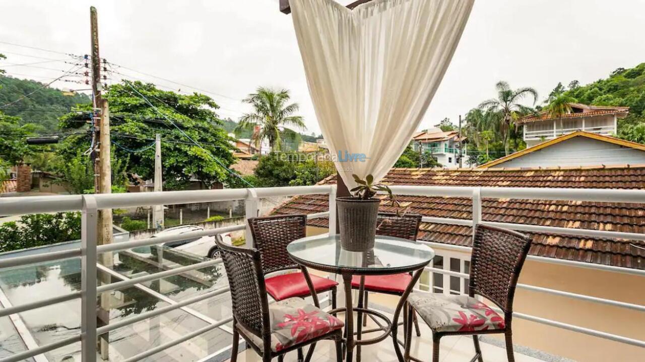 Casa para alquiler de vacaciones em Governador Celso Ramos (Armação da Piedade)