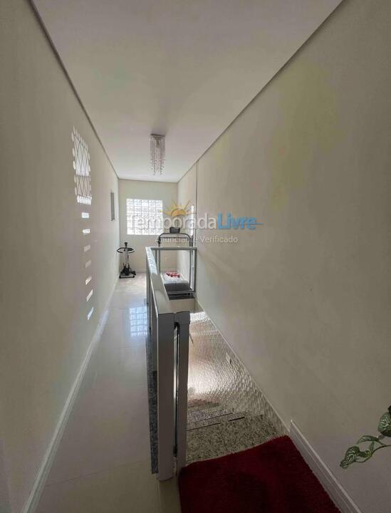 Casa para alquiler de vacaciones em Governador Celso Ramos (Armação da Piedade)