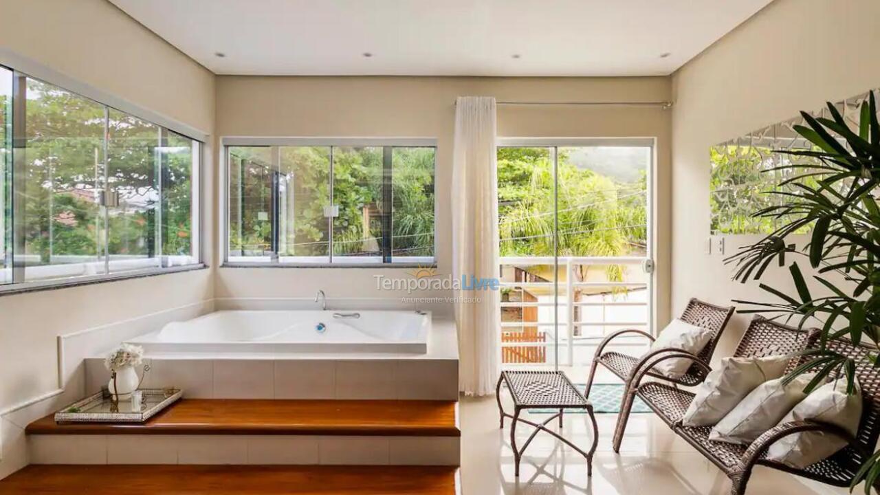 Casa para alquiler de vacaciones em Governador Celso Ramos (Armação da Piedade)