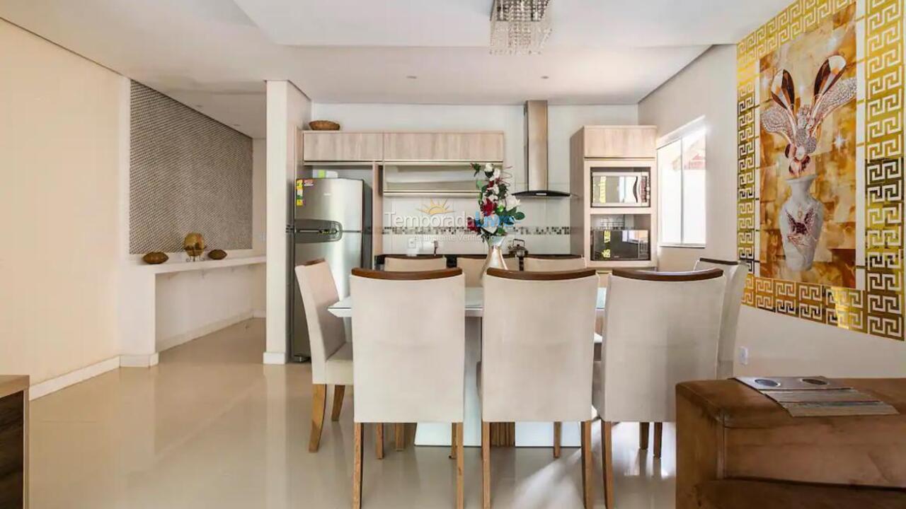 Casa para alquiler de vacaciones em Governador Celso Ramos (Armação da Piedade)