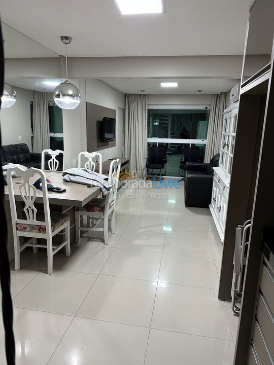 Apartamento para aluguel de temporada em Itapema (Meia Praia)