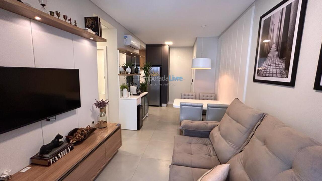 Apartamento para alquiler de vacaciones em Governador Celso Ramos (Praia de Palmas)