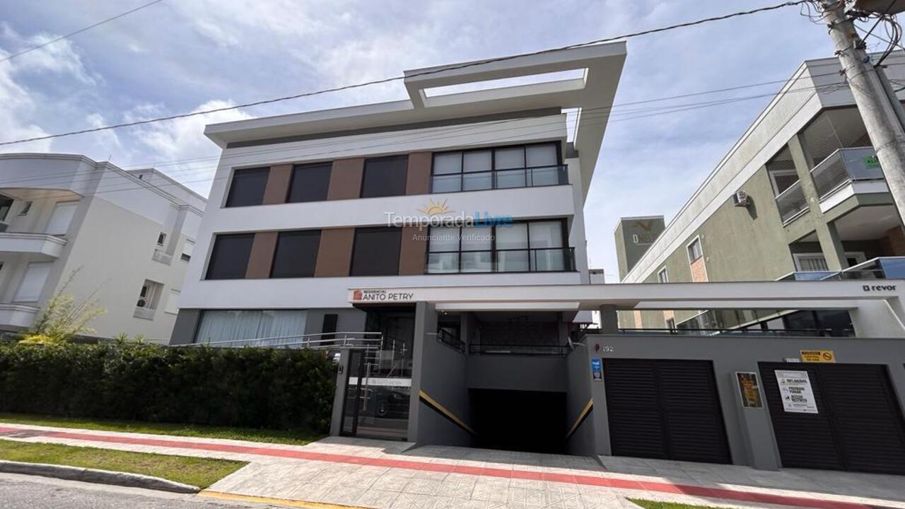 Apartamento para alquiler de vacaciones em Governador Celso Ramos (Praia de Palmas)