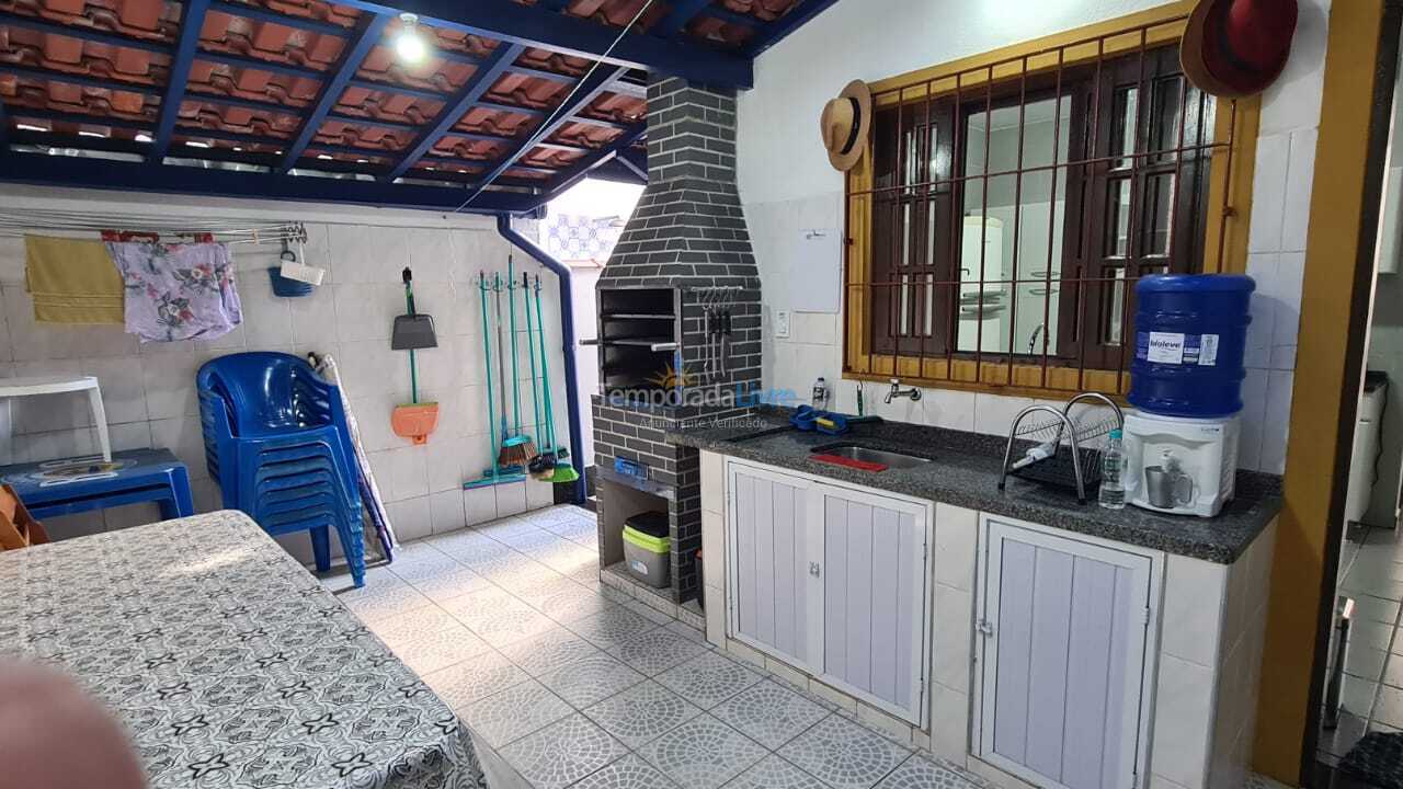 Casa para aluguel de temporada em Ubatuba (Maranduba)