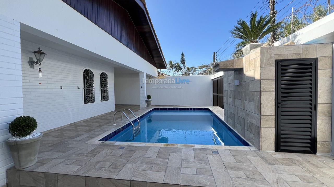 Casa para aluguel de temporada em Guarujá (Praia do Pernambuco)