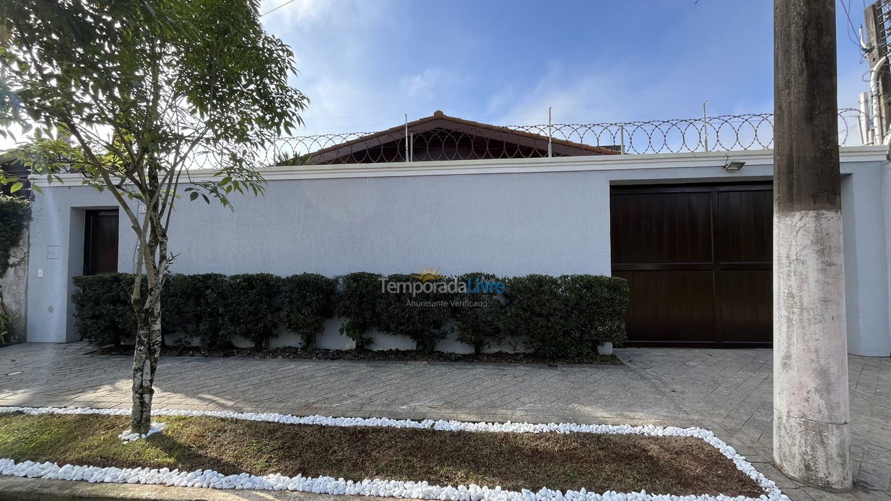 Casa para aluguel de temporada em Guarujá (Praia do Pernambuco)