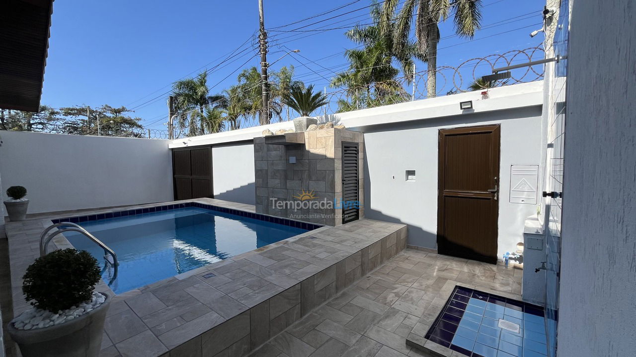 Casa para aluguel de temporada em Guarujá (Praia do Pernambuco)