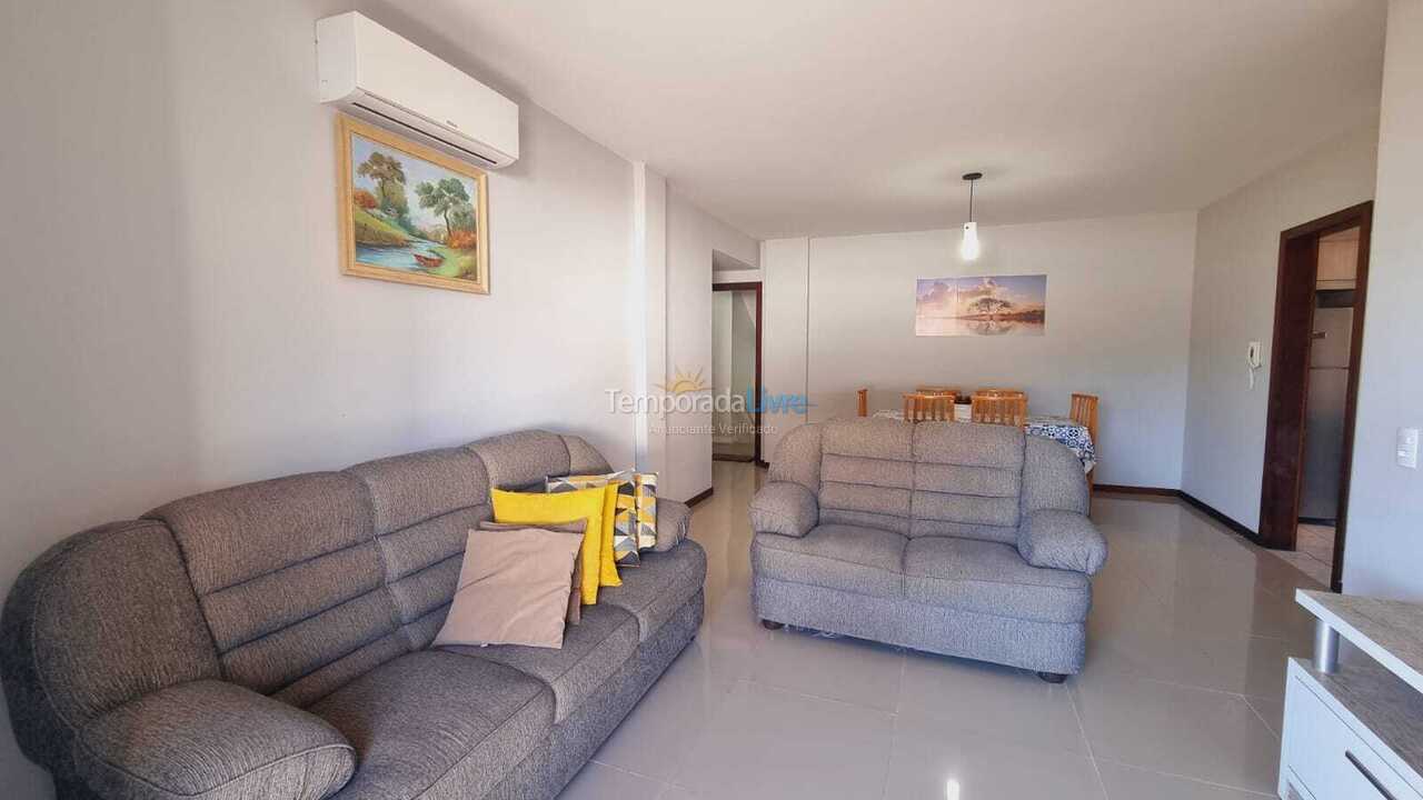 Apartment for vacation rental in Bombinhas (Praia de Bombinhas)