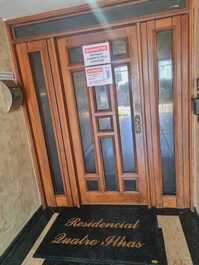 2 bedroom apartment on the main avenue in downtown Bombinhas