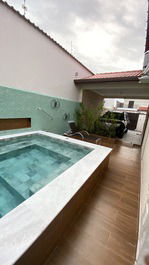 Piscina e garagem 