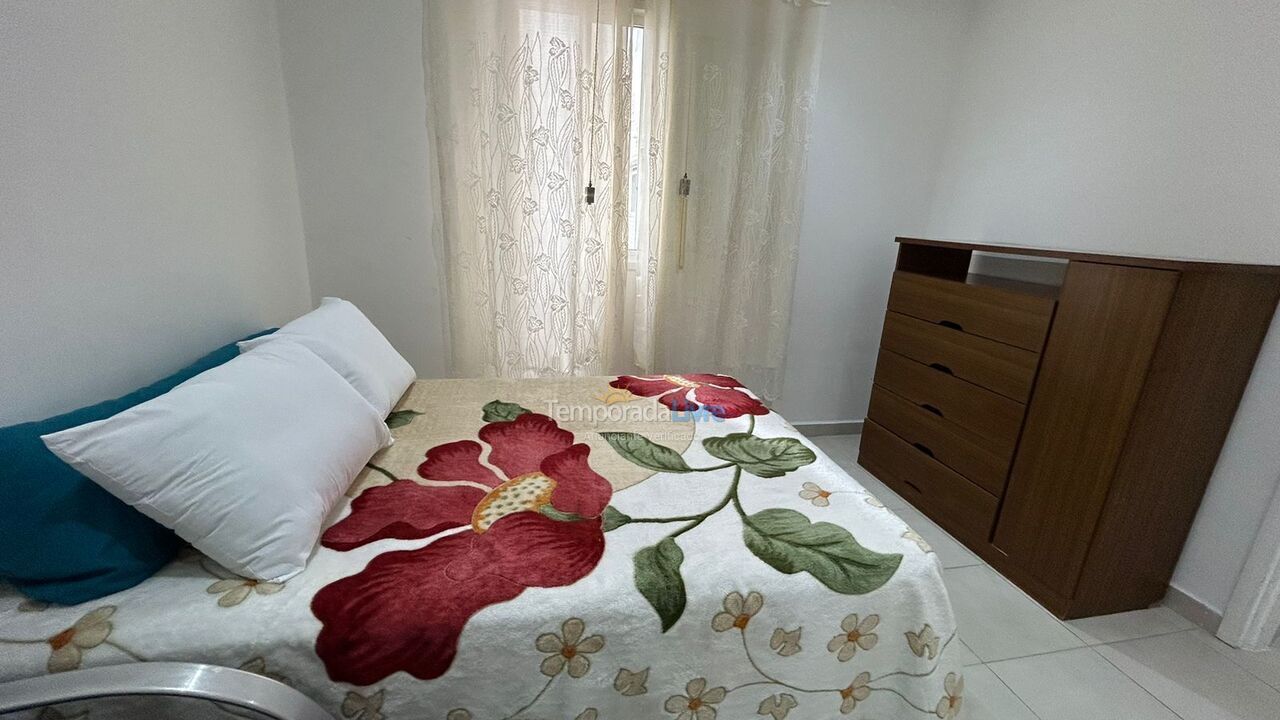 Apartamento para aluguel de temporada em Bertioga (Praia da Enseada)