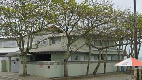 Casa junto al mar en Mariscal Bombinhas