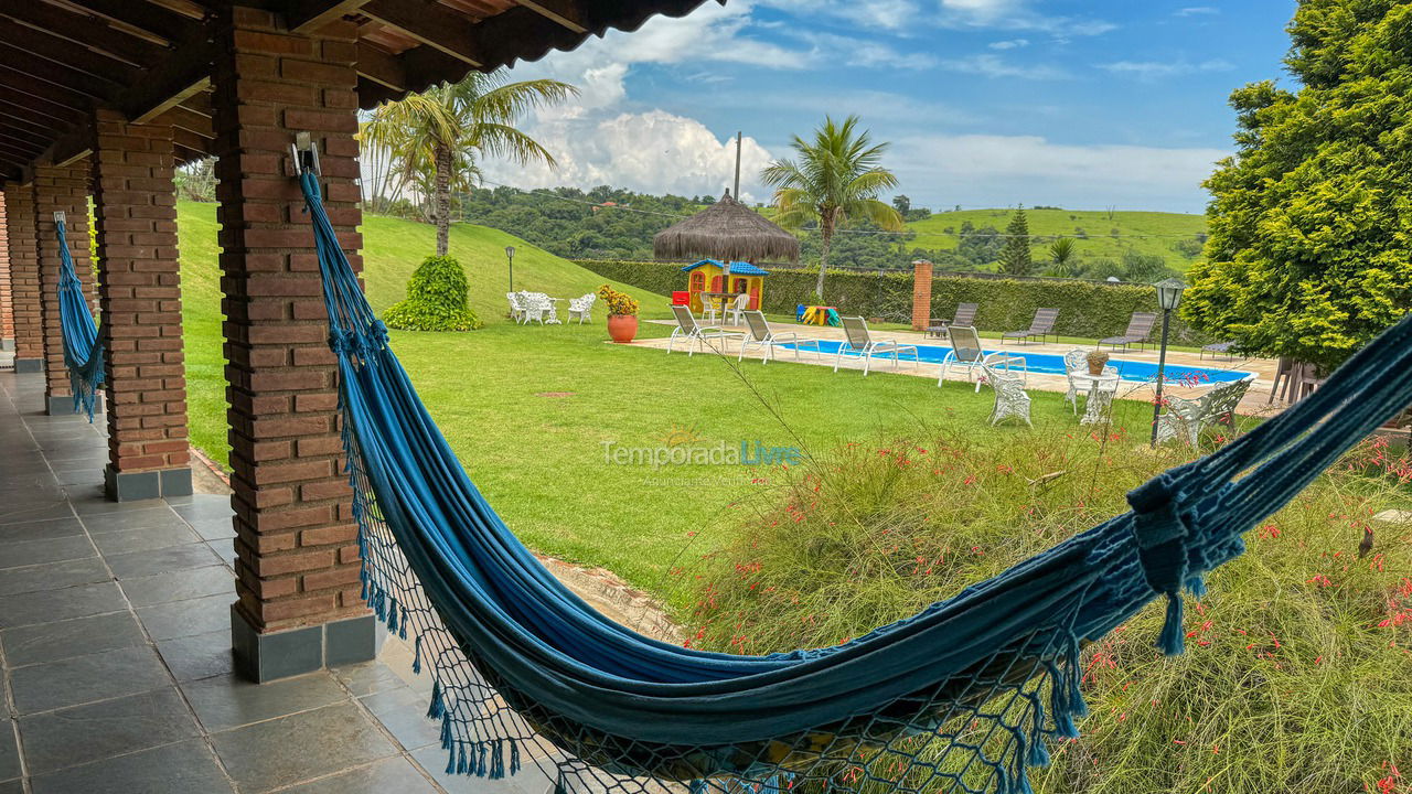 Granja para alquiler de vacaciones em Araçariguama (Caxambu)