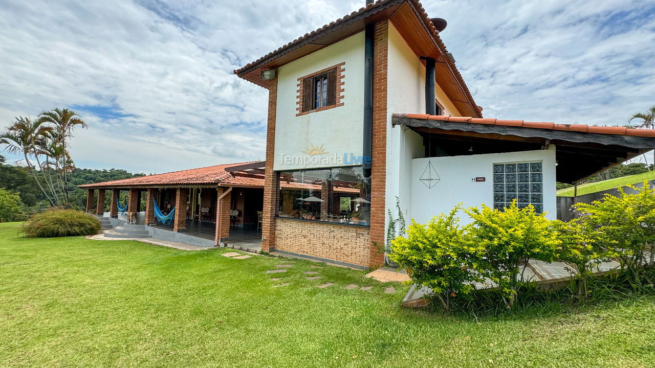 Granja para alquiler de vacaciones em Araçariguama (Caxambu)