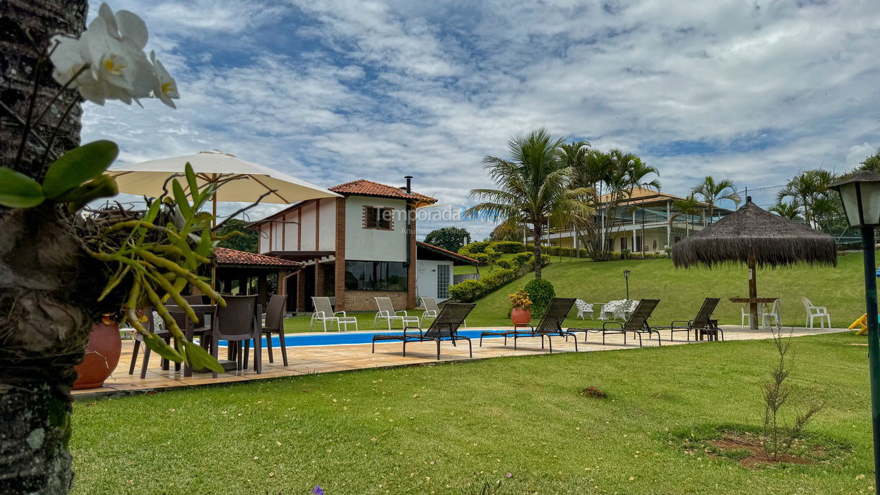 Granja para alquiler de vacaciones em Araçariguama (Caxambu)