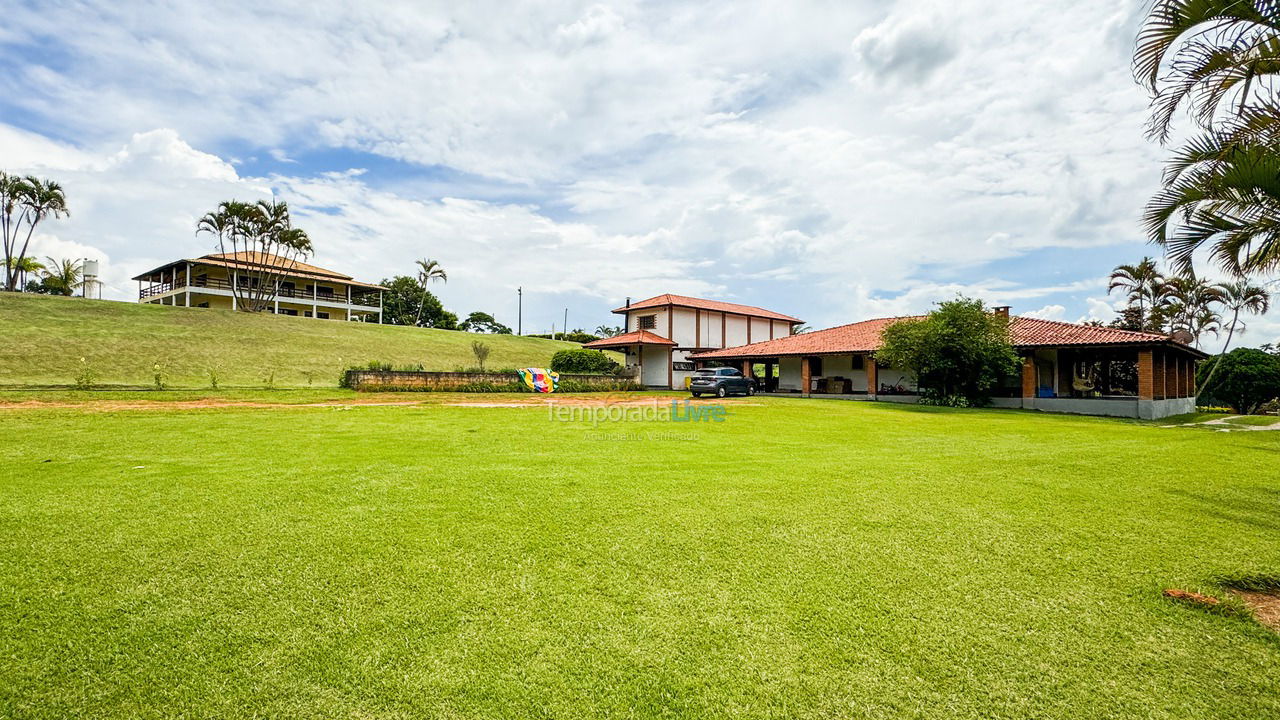 Granja para alquiler de vacaciones em Araçariguama (Caxambu)