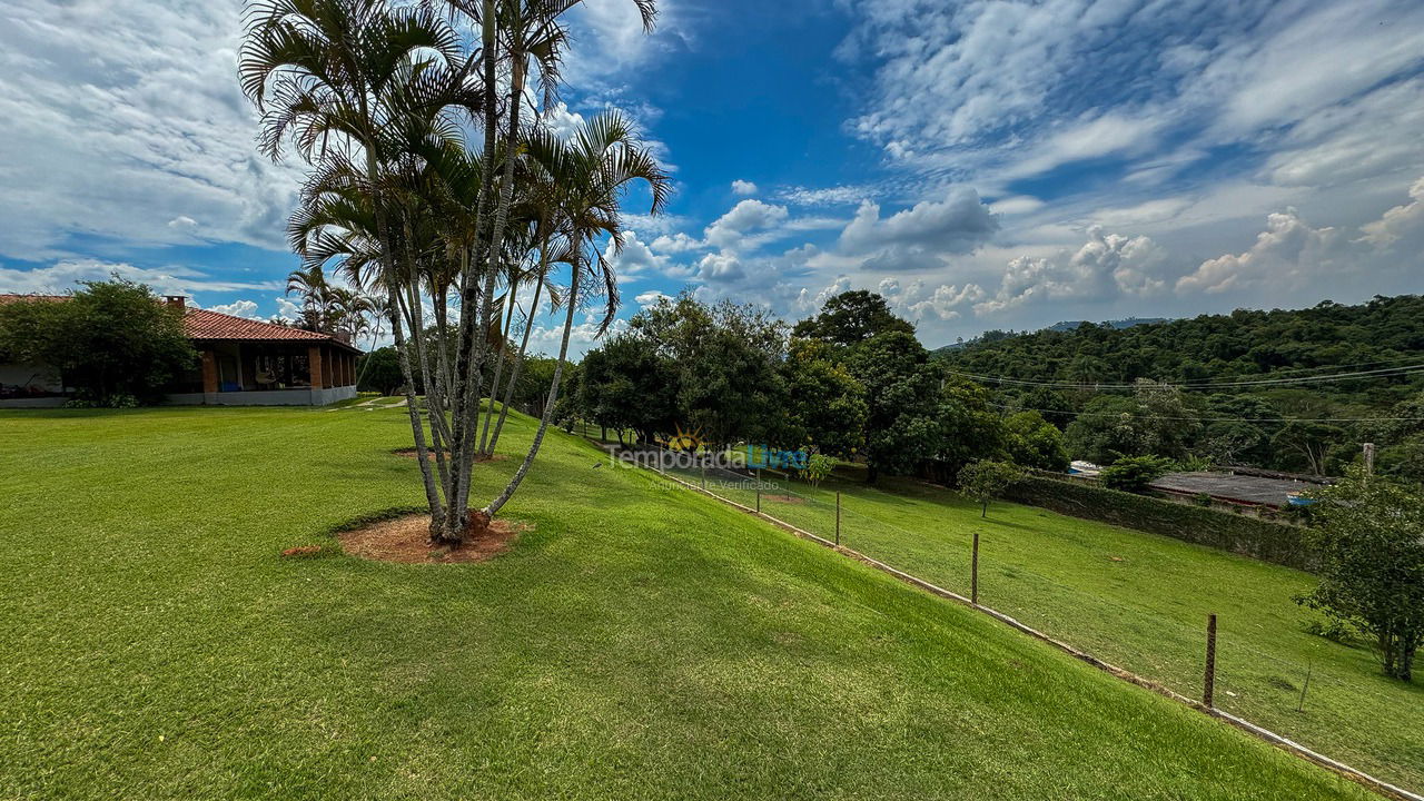 Granja para alquiler de vacaciones em Araçariguama (Caxambu)