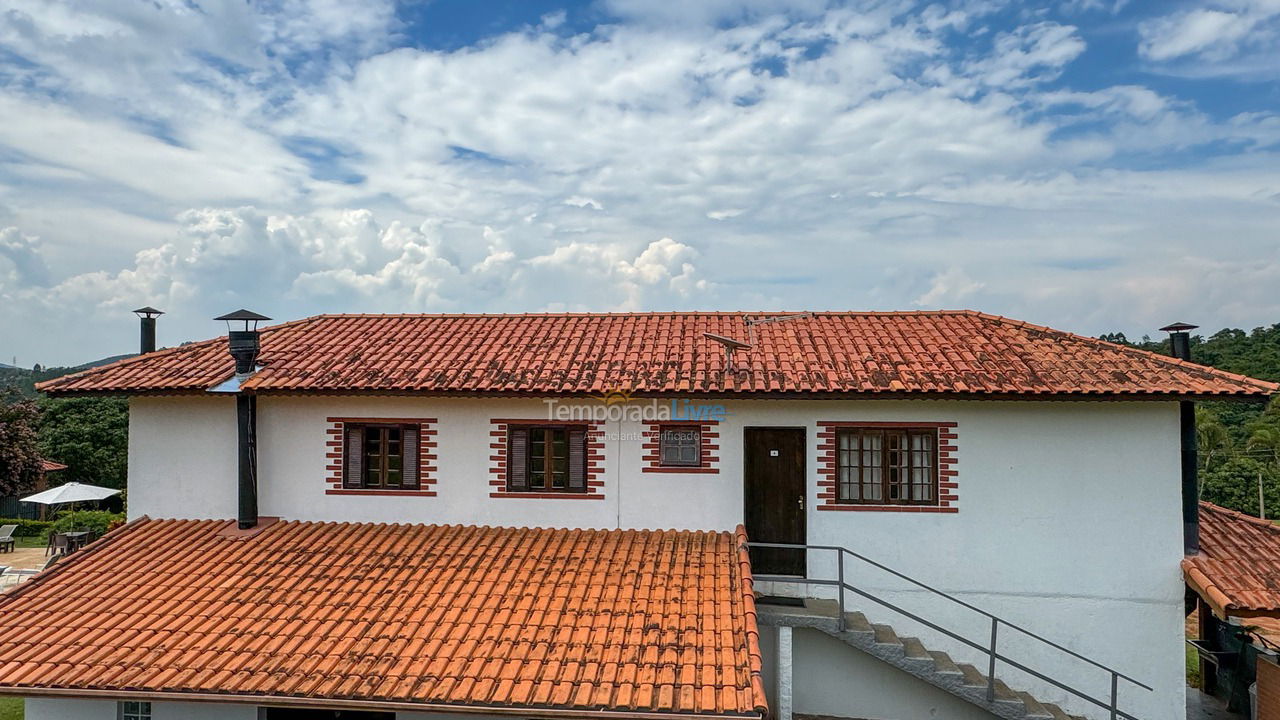 Granja para alquiler de vacaciones em Araçariguama (Caxambu)