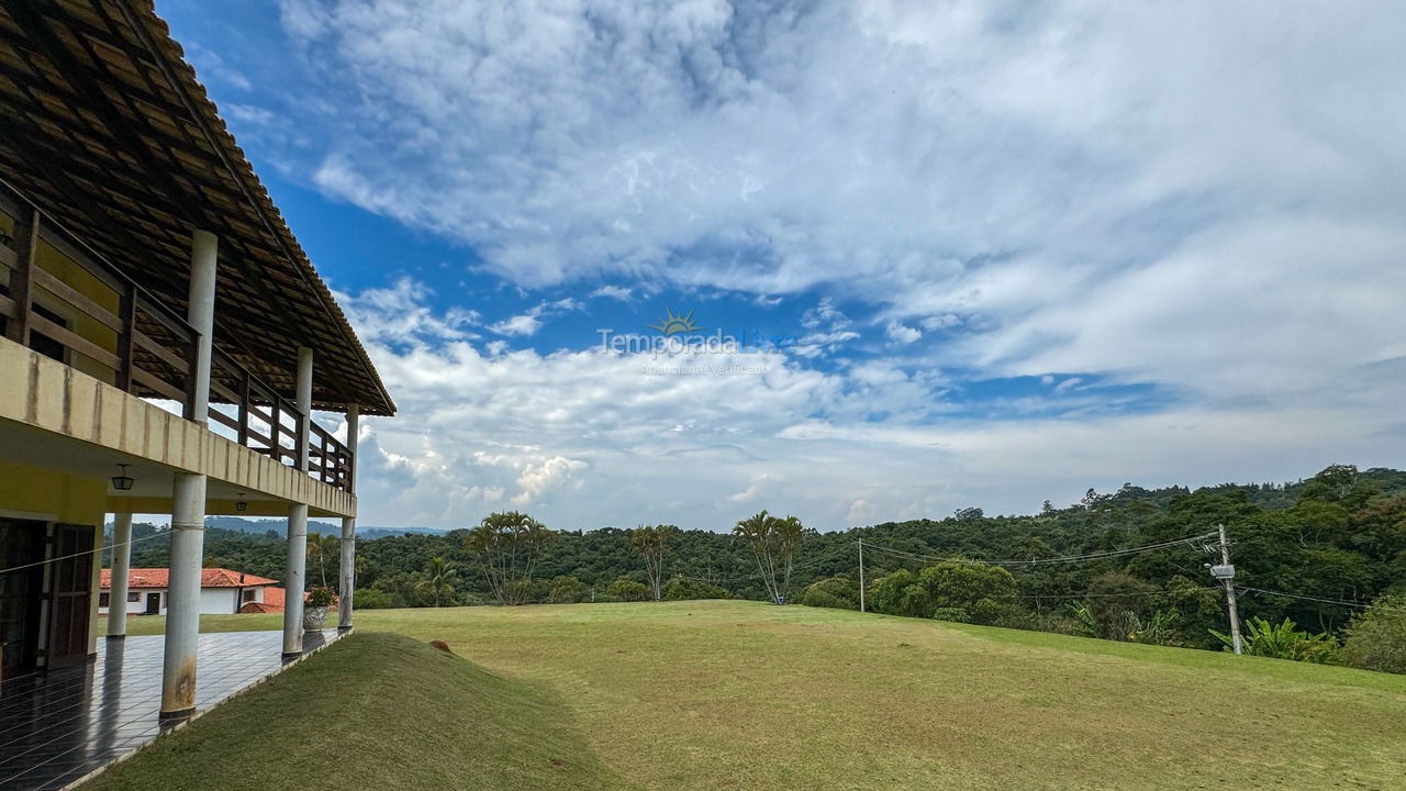 Granja para alquiler de vacaciones em Araçariguama (Caxambu)