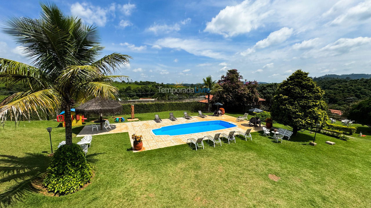 Granja para alquiler de vacaciones em Araçariguama (Caxambu)